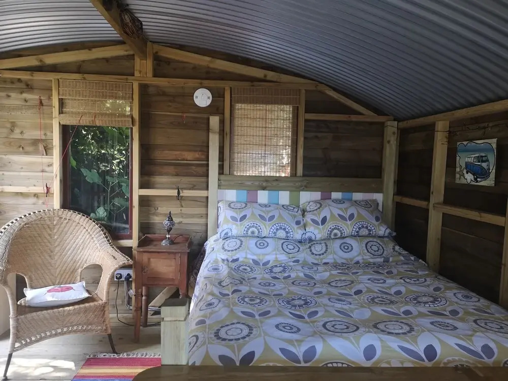 Cosy Cabin With Wood Burner Near Beach