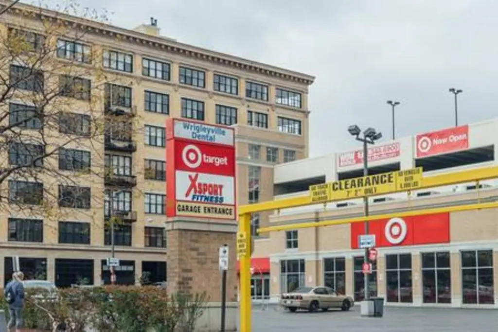 Cozy, Stylish 2BR Apt near O'Hare Int'l Airport