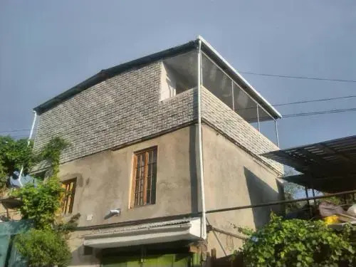 Georgian Hosts Tbilisi