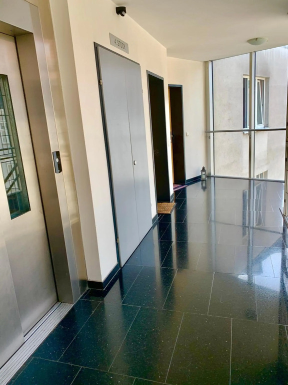 Luxurious city apartment incl garage and terrace