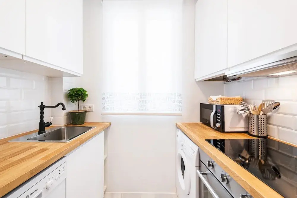 4pax. With 2 Bds. & 2 Bathrooms Next to Atocha Train Station