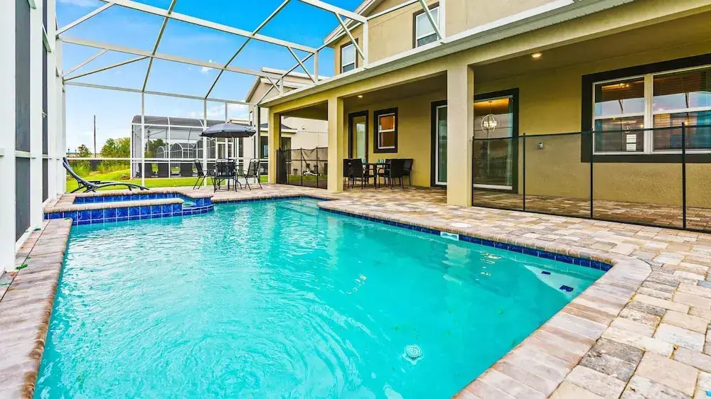 No Rear Neighbors 8br Villa w Private Pool Spa, Kissimmee