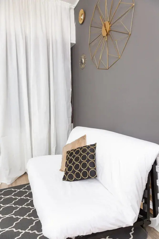 Home Hotel - Paruta 65