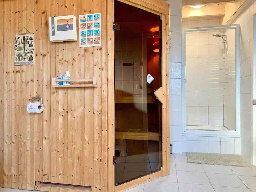 Holiday Home Seeblick With Sauna on Lake Dummer, Dummer