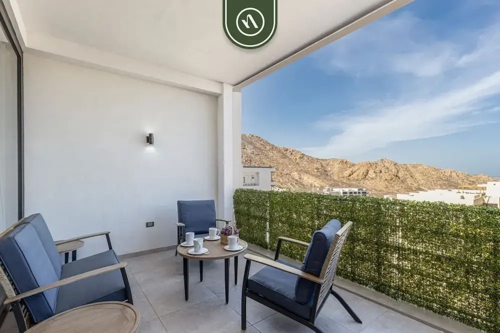 New 2 BR Condo With Private Terrace - BBQ