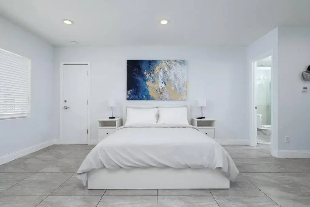 Bayshore Breeze 3 - King Bed, Kitchen, Parking
