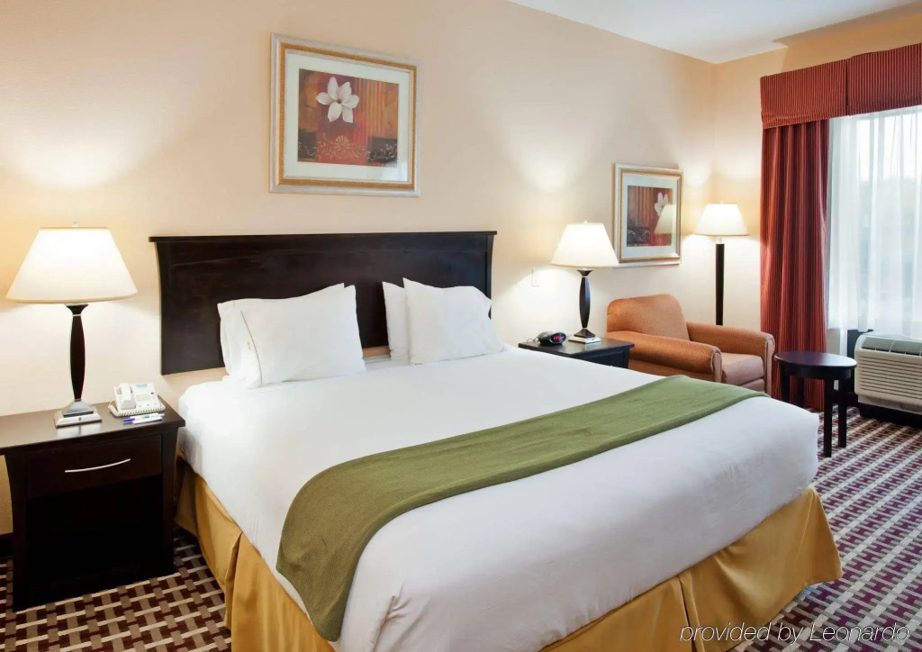Holiday Inn Express & Suites Laurel by IHG