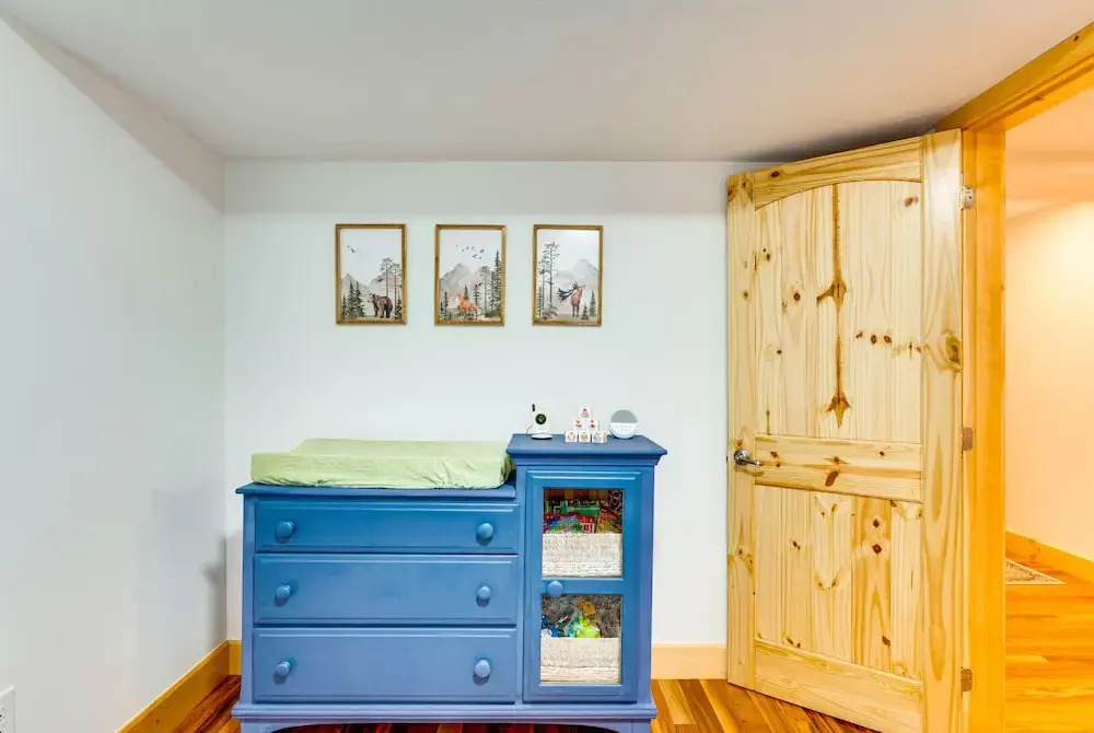 Mtn-view Deck: Scenic Conway Log Cabin!