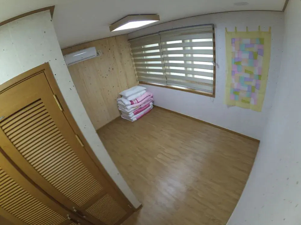 Go Woon Dang Hanok Guest House