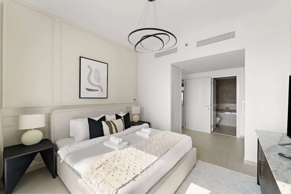 Silkhaus Luxury 2BR Emaar Tower Family Ideal