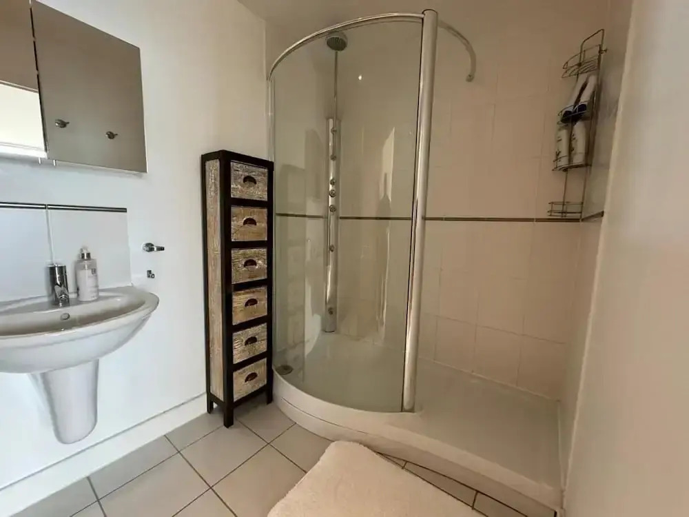 Royal Docks Luxury 3 Bedroom Apartment
