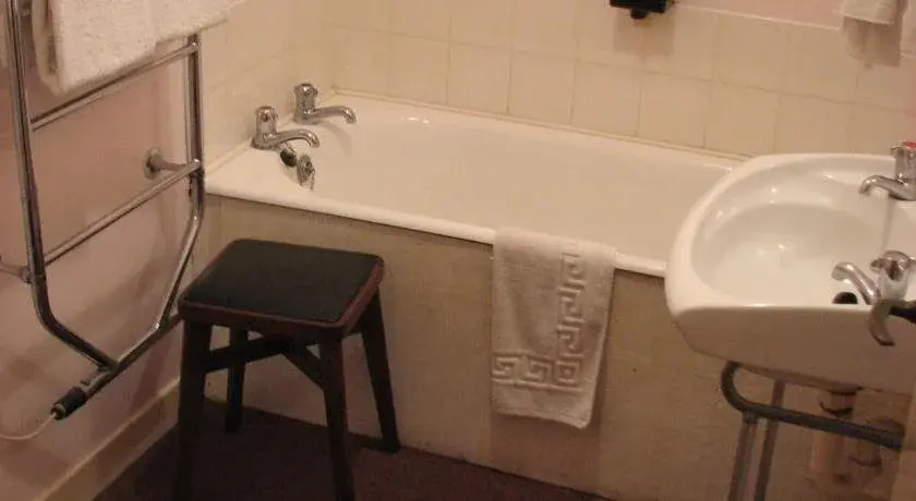 Lancaster Hotel