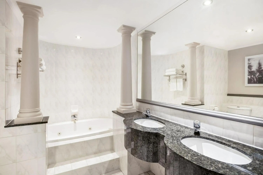 Protea Hotel by Marriott Johannesburg Balalaika Sandton