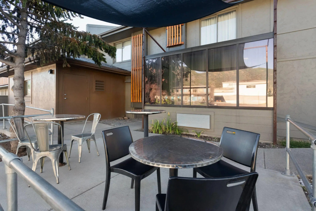 Days Inn and Suites by Wyndham Downtown Missoula-University
