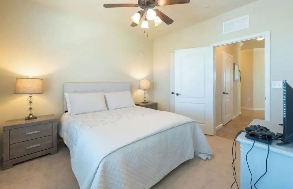 Bright 3BR Resort Condo Near Disney + Pools