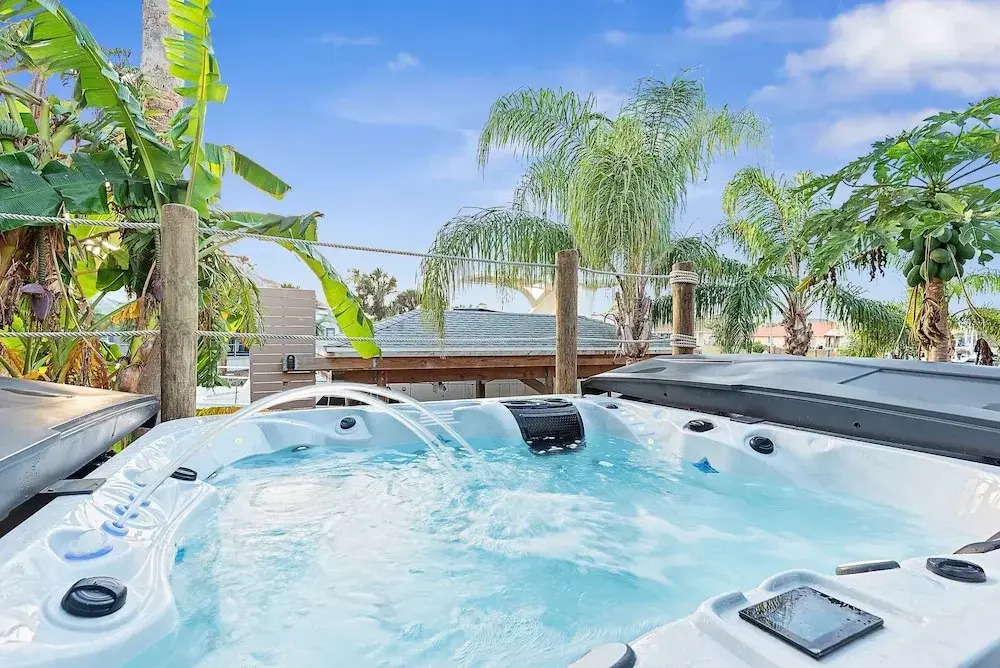 Canal Front Oasis With Pool in Palm Coast
