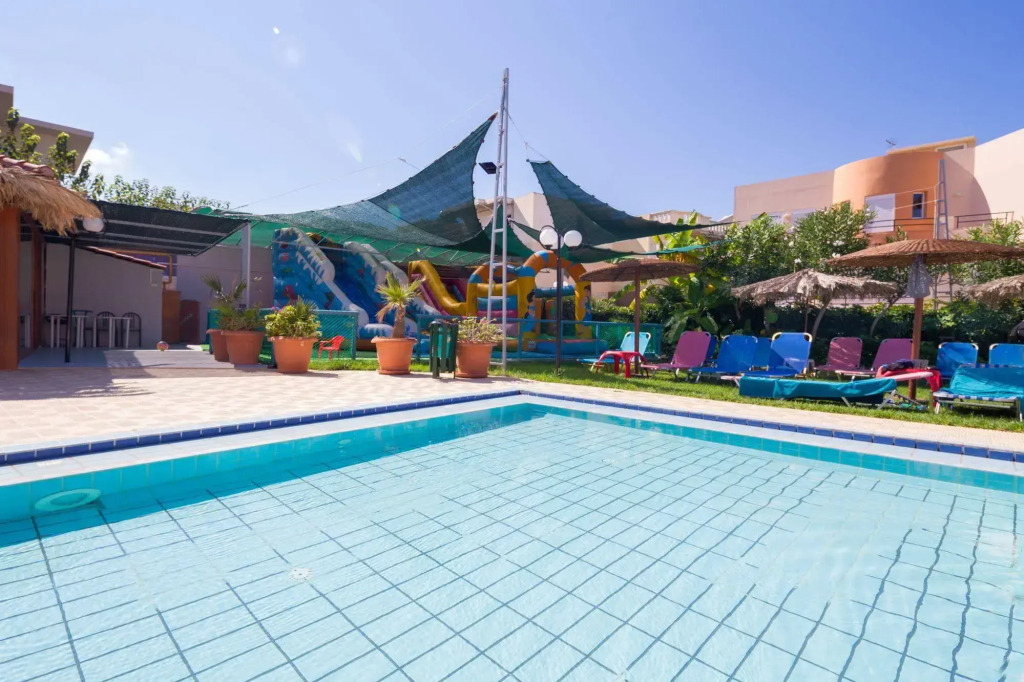Raisakis Apartments