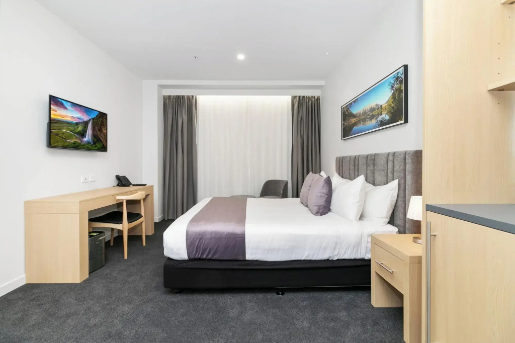 Christchurch City Hotel
