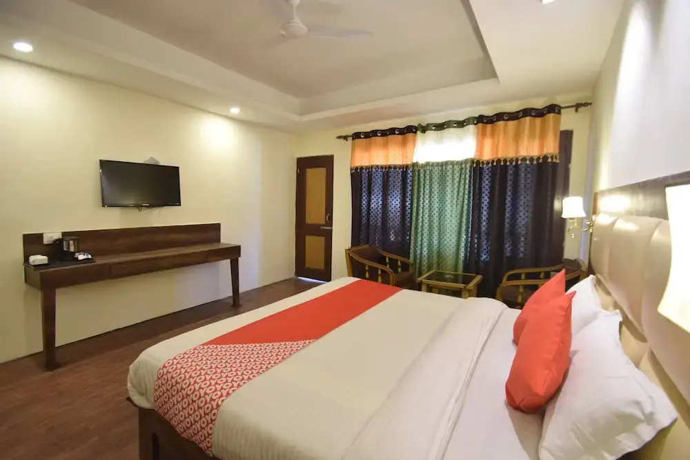 OYO 11643 Hotel Sunrise Villa
