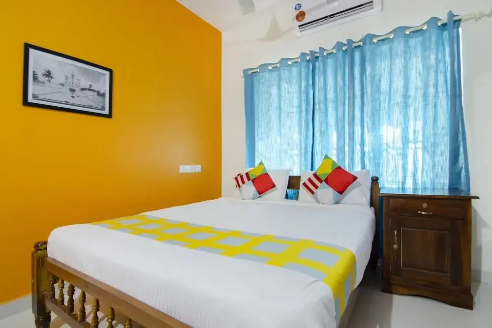 Six Gems by OYO Rooms