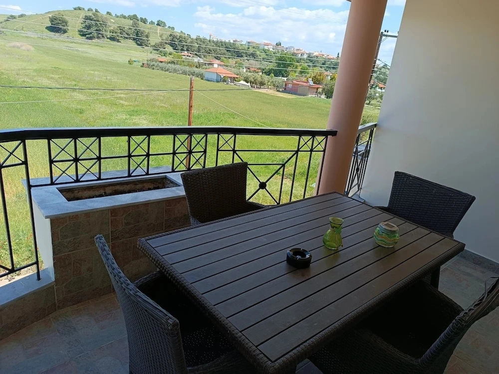 Zeus Luxury Suite in Nea Flogita