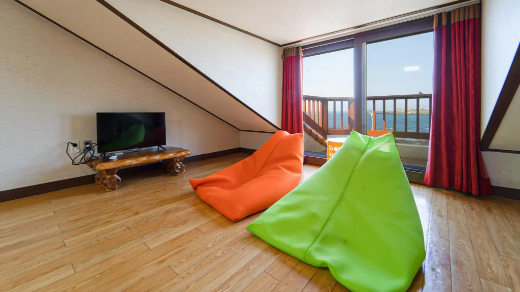 Jeju New HaeAn PungGyeong Pension