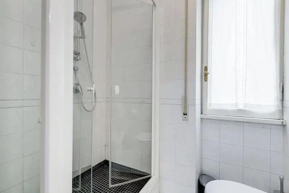 Cozy 2-Bedroom Flat with Balcony