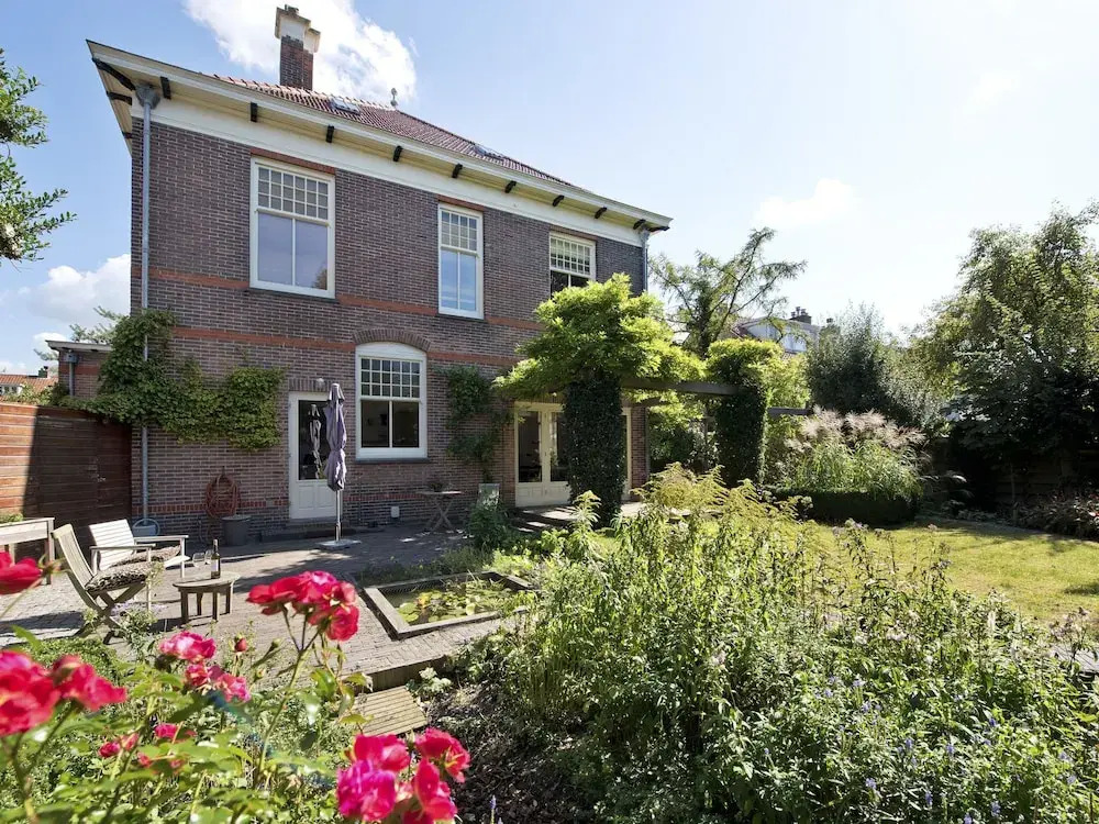 Luxurious Villa in Haarlem with Two Ponds