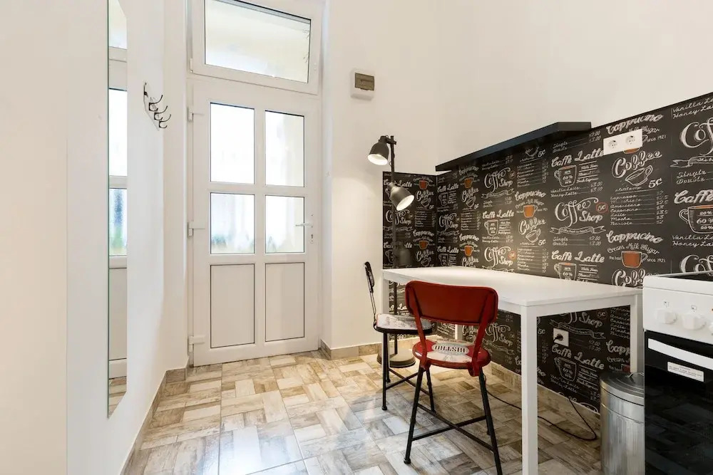 Apartment Cafe