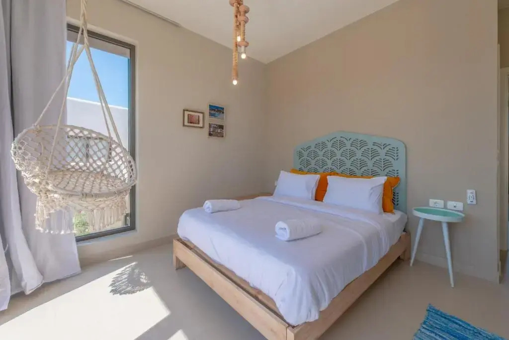 La Casa de Playa Tawila on Island 4BR Private with Heated Pool