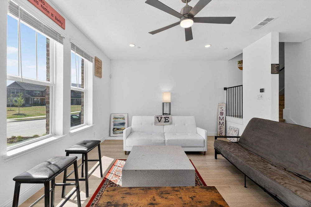 Private Escape Near Dfw Fort Worth At&t Fifa 2 Bedroom Home