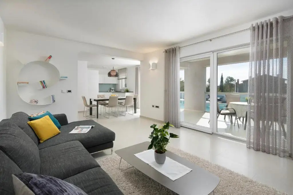 Villa L - Villa with 2 separate units