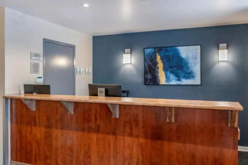 Hotel Louisbourg Montreal
