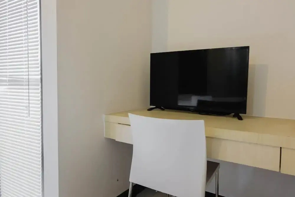 Best Price Studio Apartment at 19 Avenue