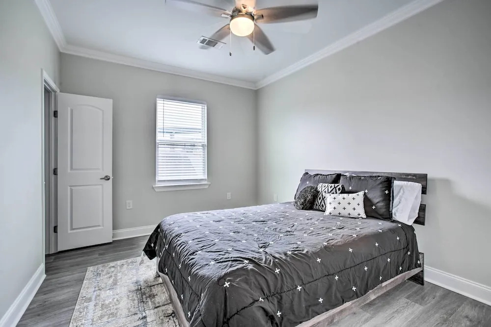 6 Mi to French Quarter: Modern New Orleans Gem