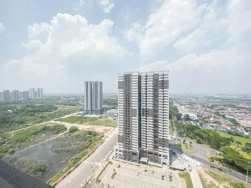 Simple And Bright 3Br At Meikarta Apartment