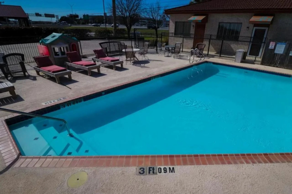 University Inn & Suites