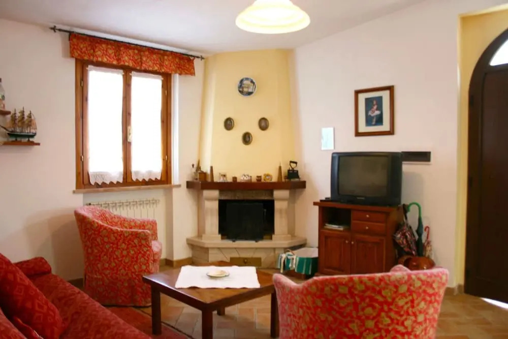 Wonderful Private Villa With Private Pool, TV, Pets Allowed and Parking, Close to Montepulciano