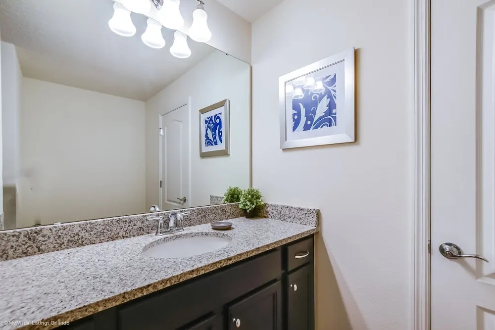 Gorgeous 8br/5ba Windsor at Westside Resort Pool Villa Mins to Disney 1662la