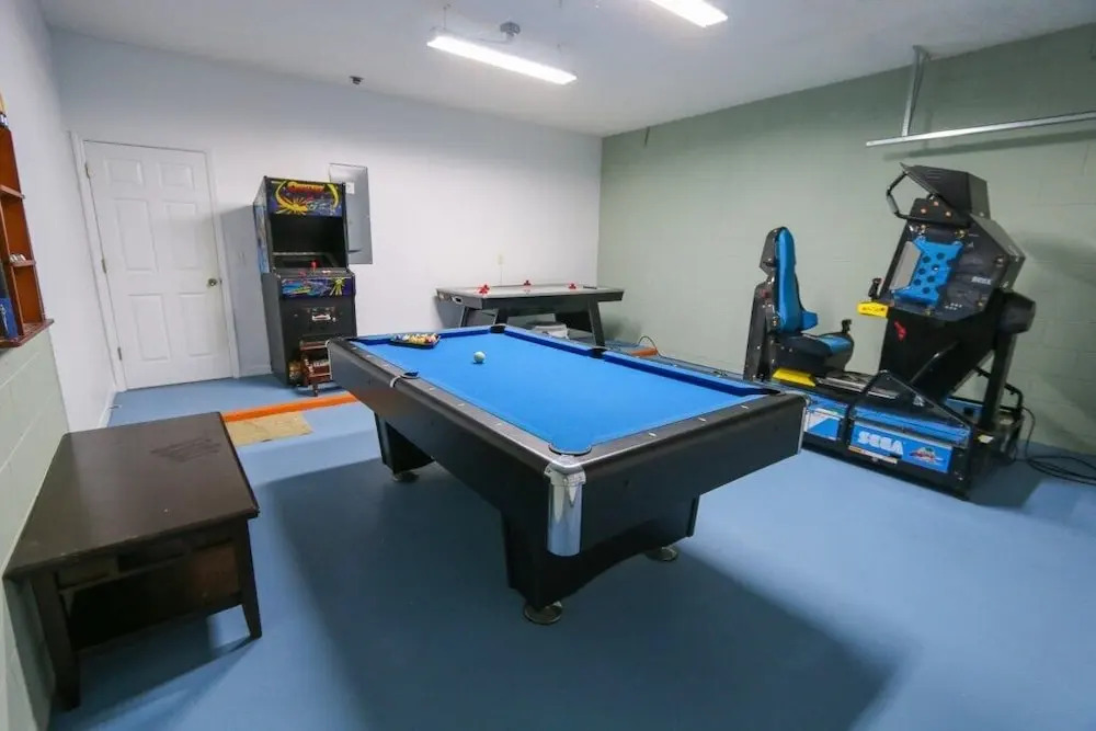 Exclusive 7 Bedroom Pool In Resort Community Condo