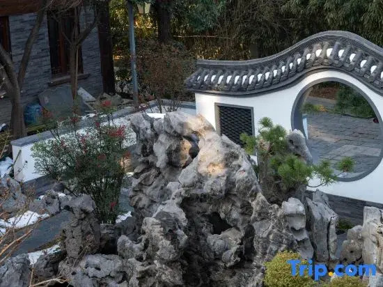 Millennium City Park West Garden No. 3 Homestay (Wansui Mountain Wuxia City)