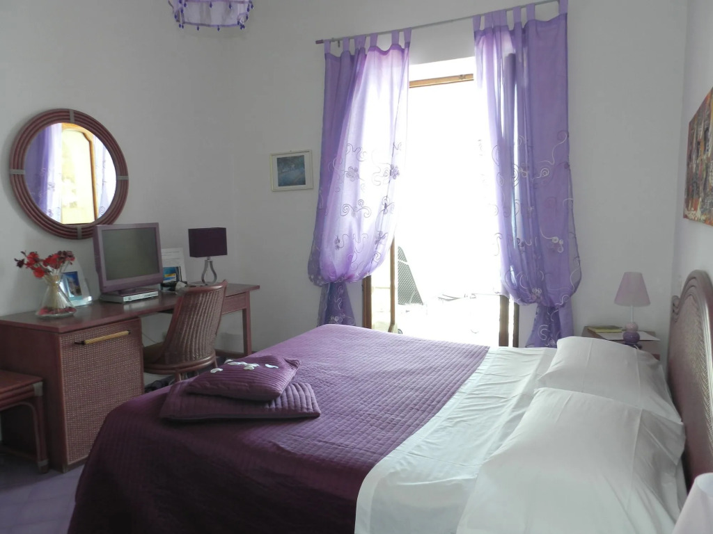 Hotel Holiday