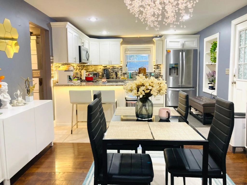 Entire House W/BR, Full Bathroom, Living Room, Kitchen