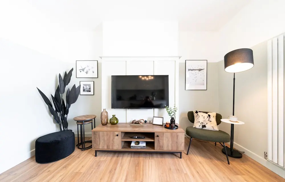 Crescent Apartments-Newport City Centre