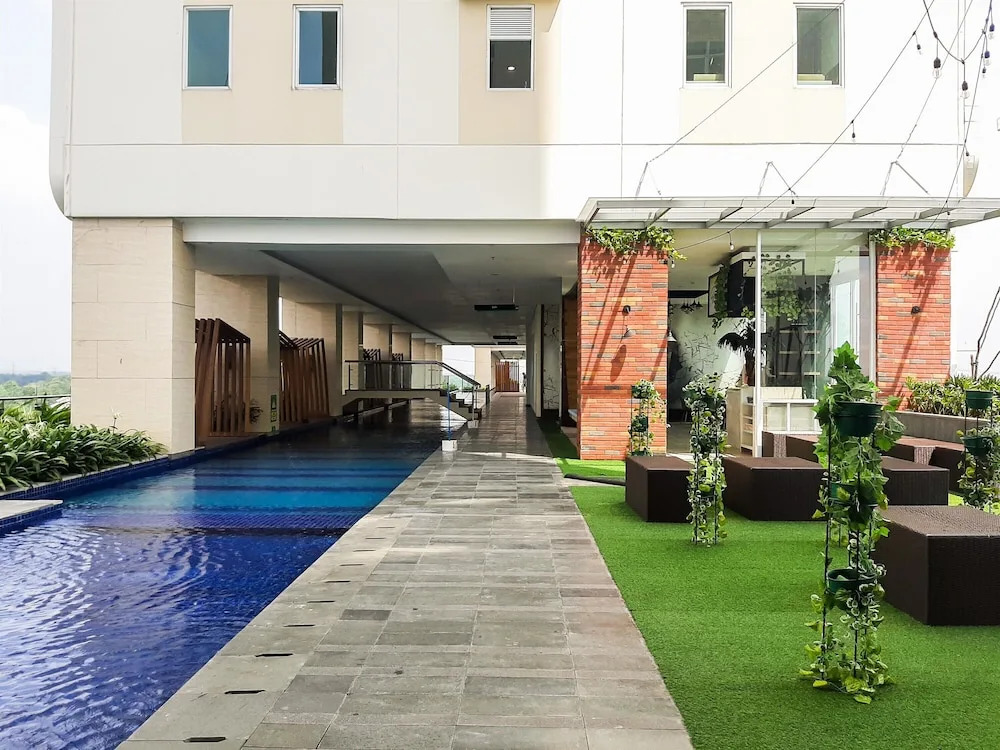 Elegant Studio Apartment At B Residence Near Aeon Mall