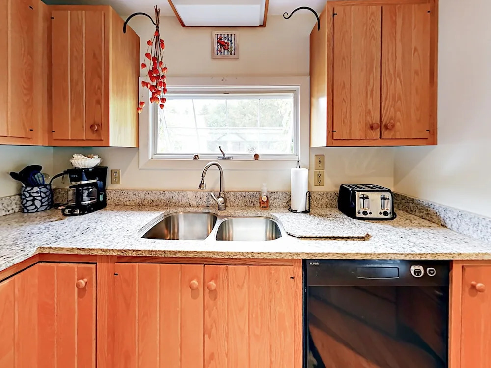 Dory Haven Home 2 Bedrooms 1 Bathroom Home