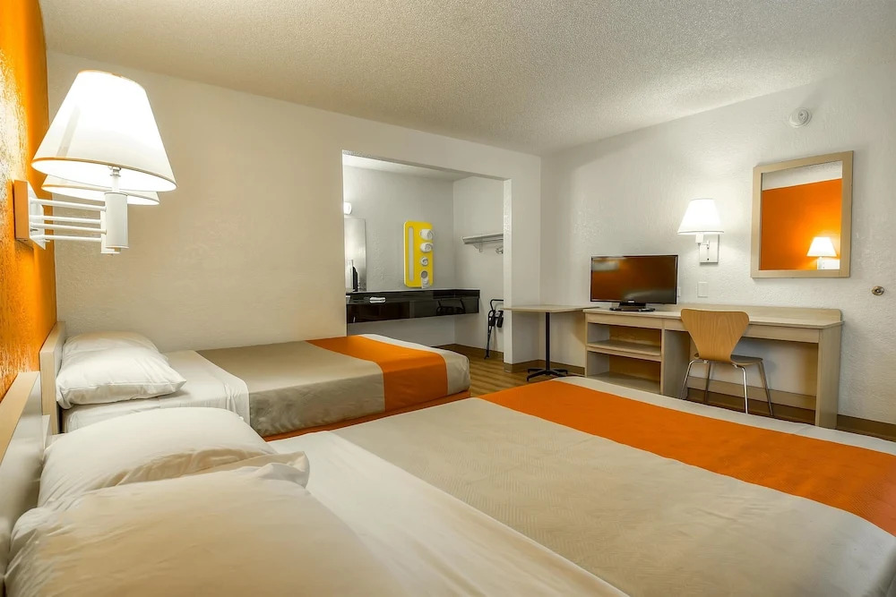 Motel 6 Los Angeles - Norwalk
