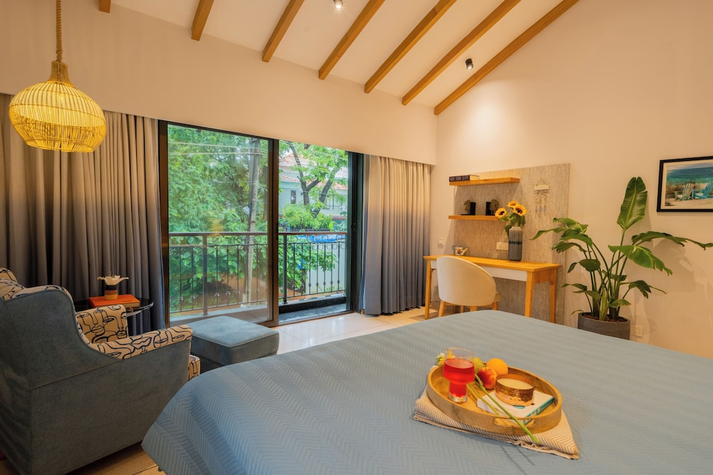 ELIVAAS 4 BHK with Pvt pool - Amado Villa Shai