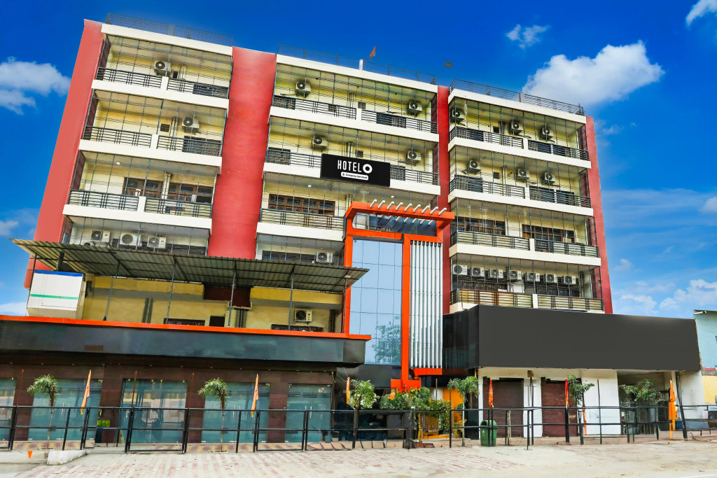 Super Hotel O Hyderabad Gate IIT BHU
