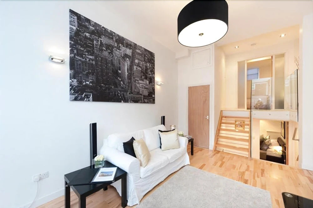 Henderson Street Apartment